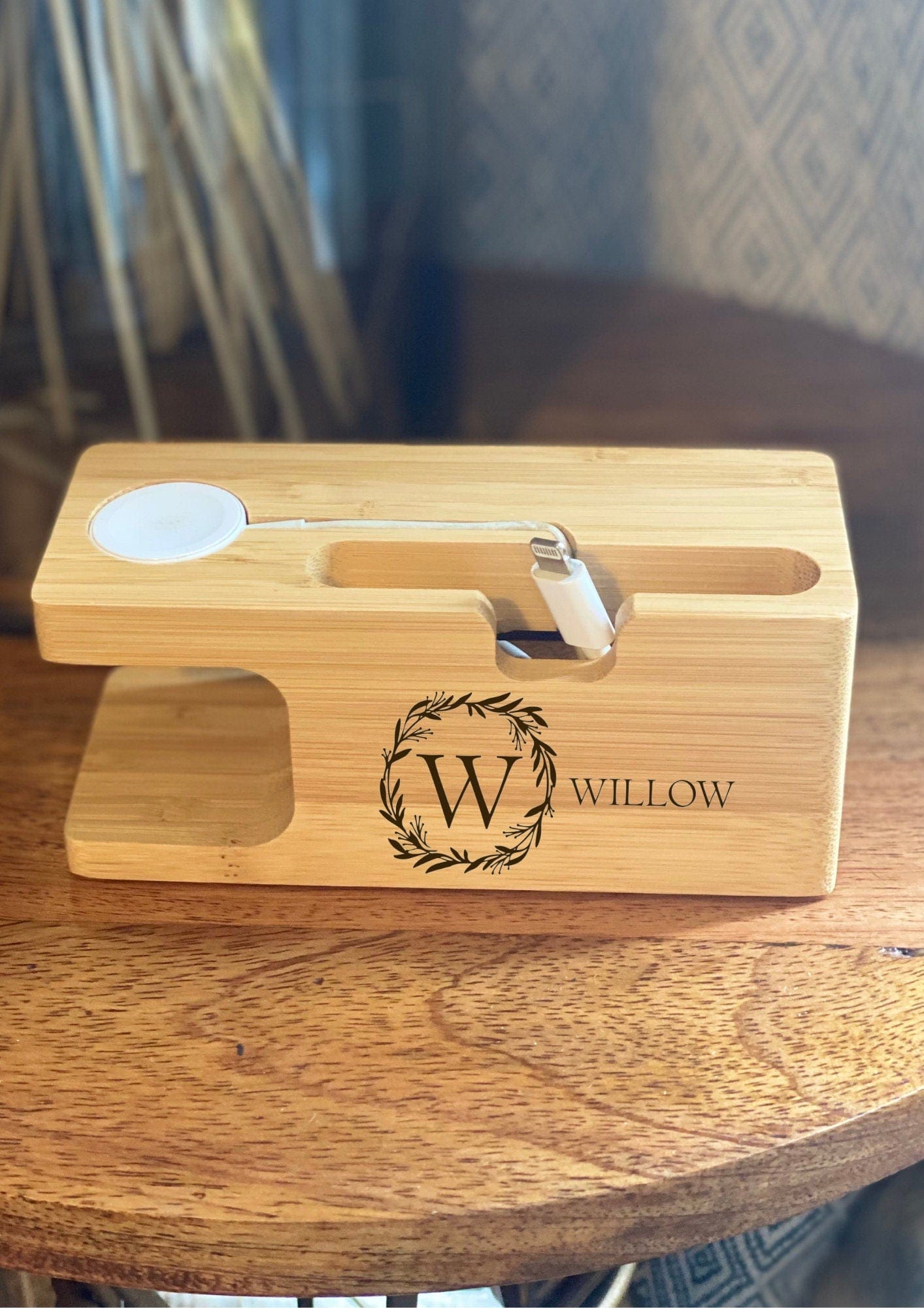 Lua Nova Charging Stations Personalised Monogram - Apple Watch and Mobile Charging Station